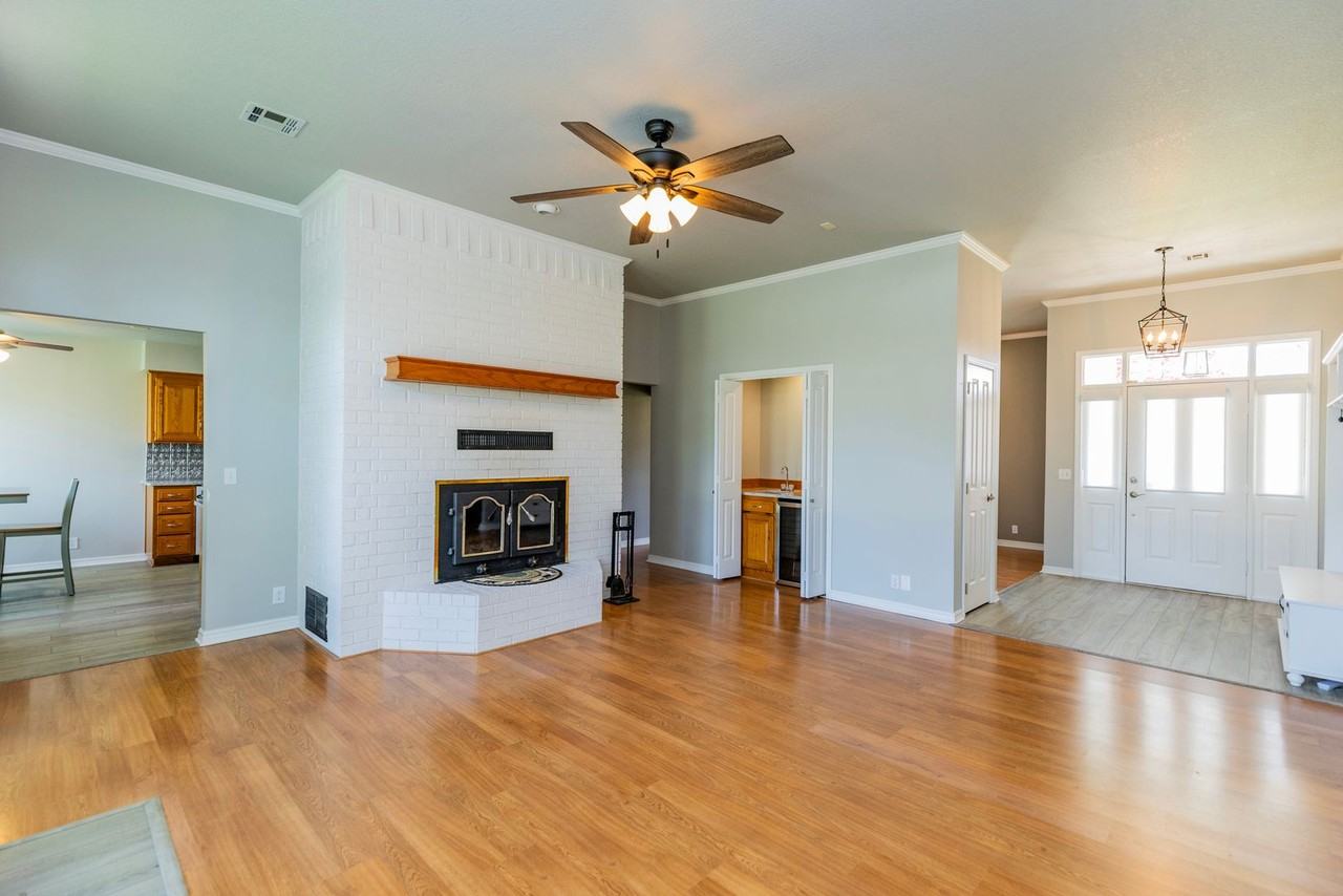 1261 Mount Hebron Rd - Photo 3 of 28