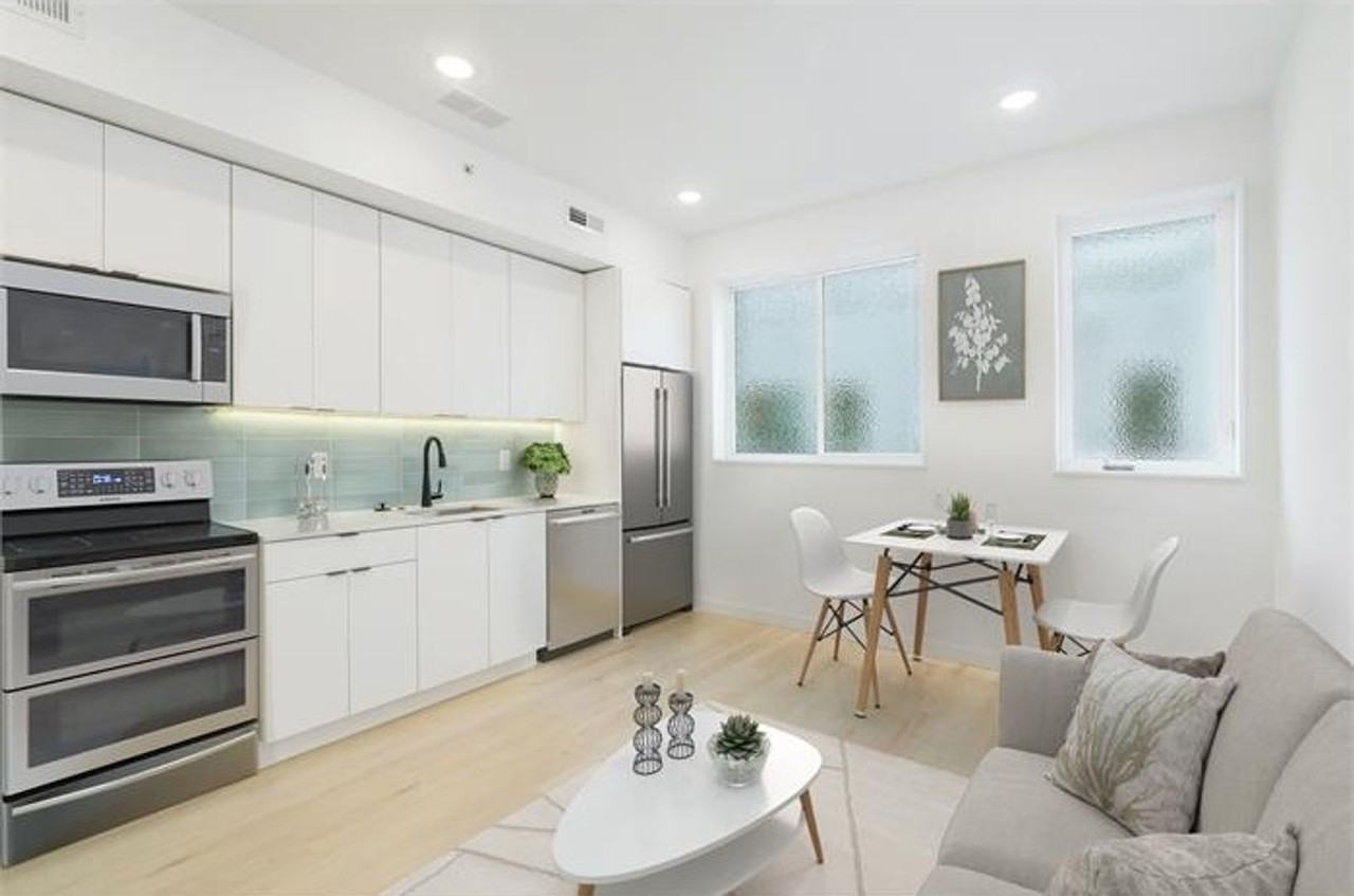 2721 N Howard St - Photo 2 of 8