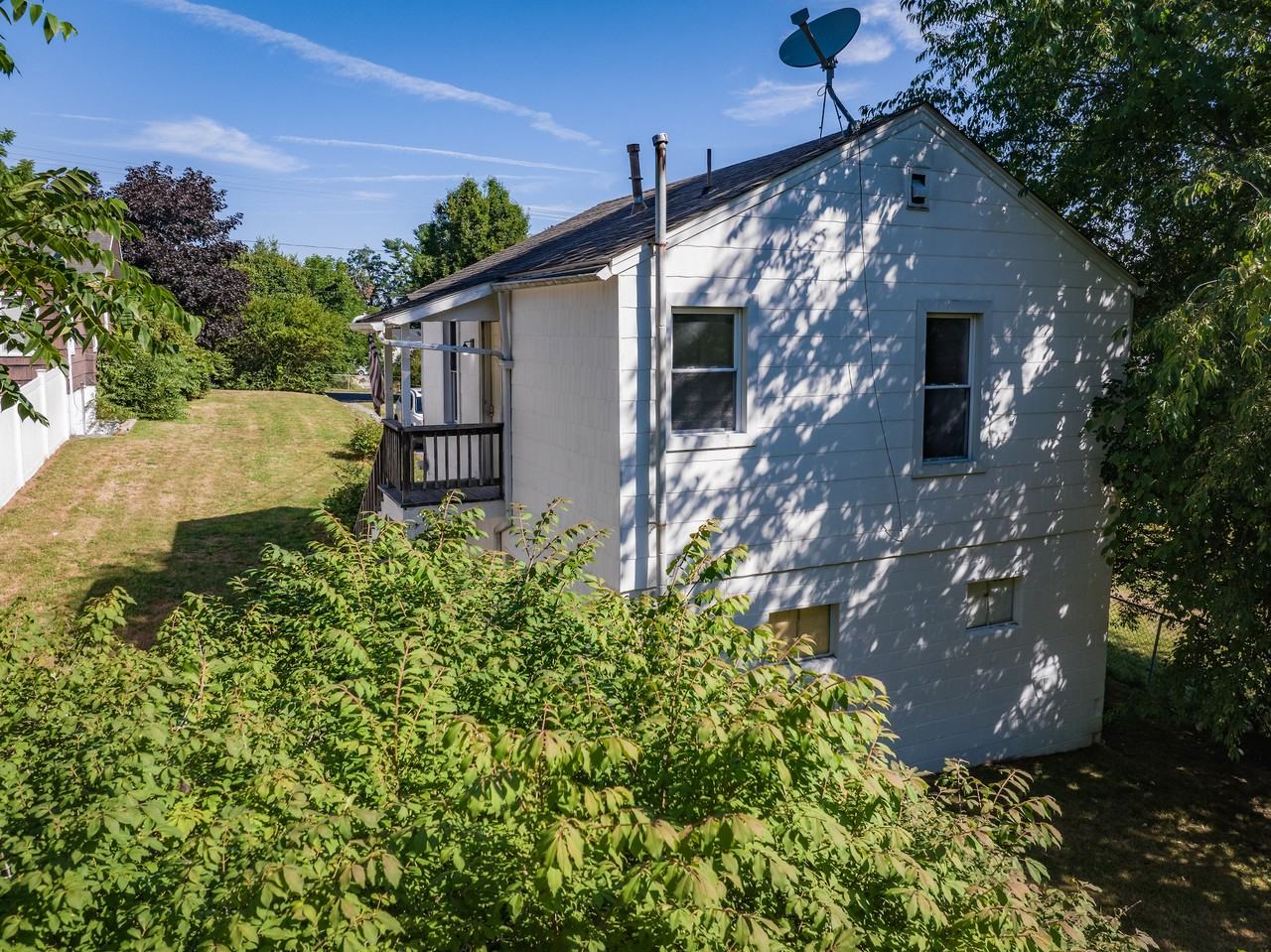 Russell St #1 - Photo 3 of 45