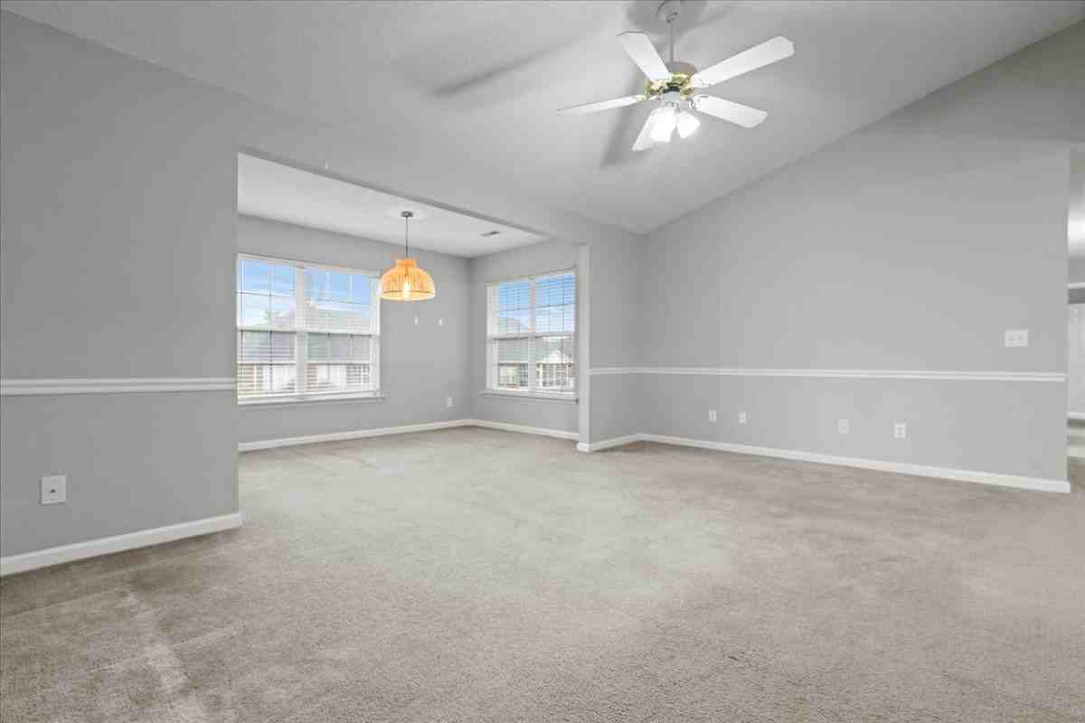 529 3rd Loop Road - 1apt H #1 - Photo 4 of 30