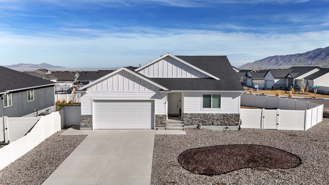 336 W Destiny Way #1