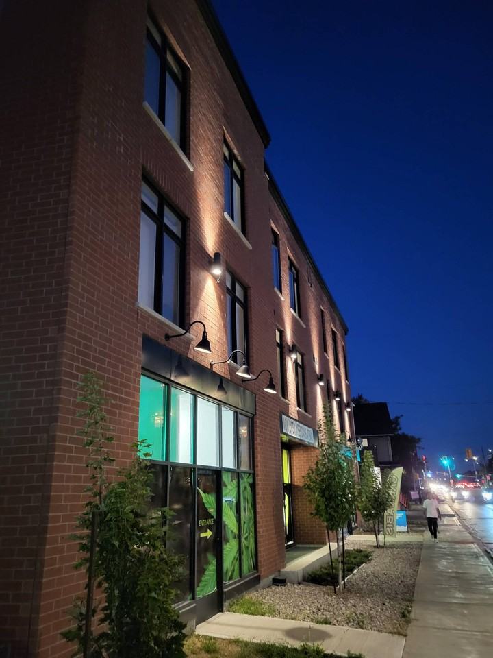 144 - 144 Renfrew Ave #6 - Photo 2 of 2