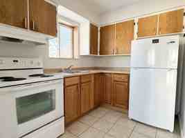 featured image of 575 Assumption St #3