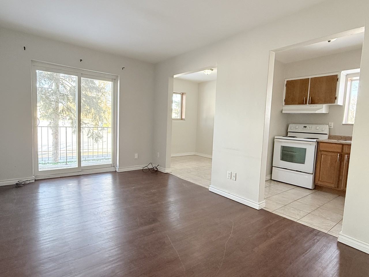 575 Assumption St #3 - Photo 3 of 15