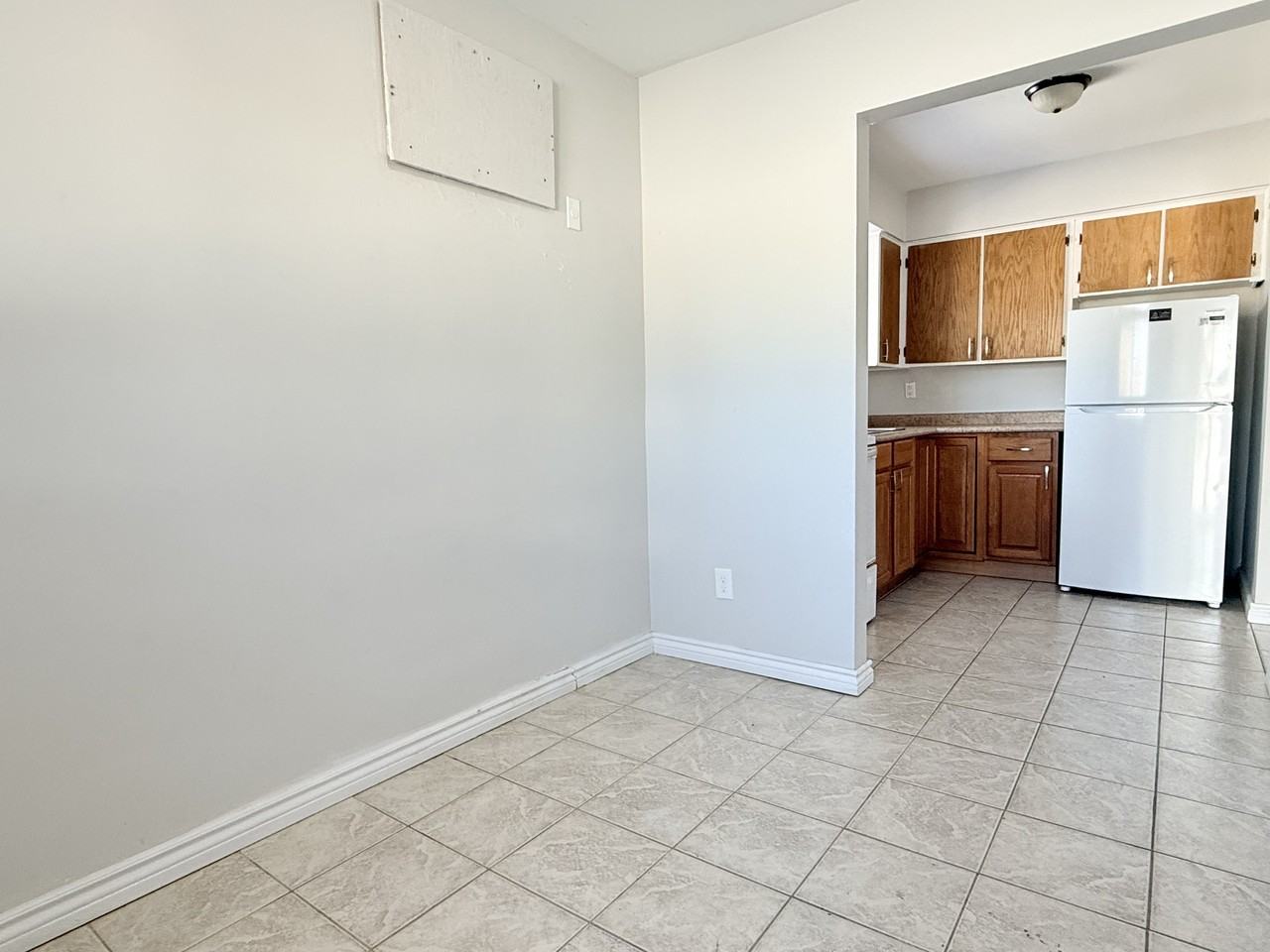575 Assumption St #3 - Photo 6 of 15
