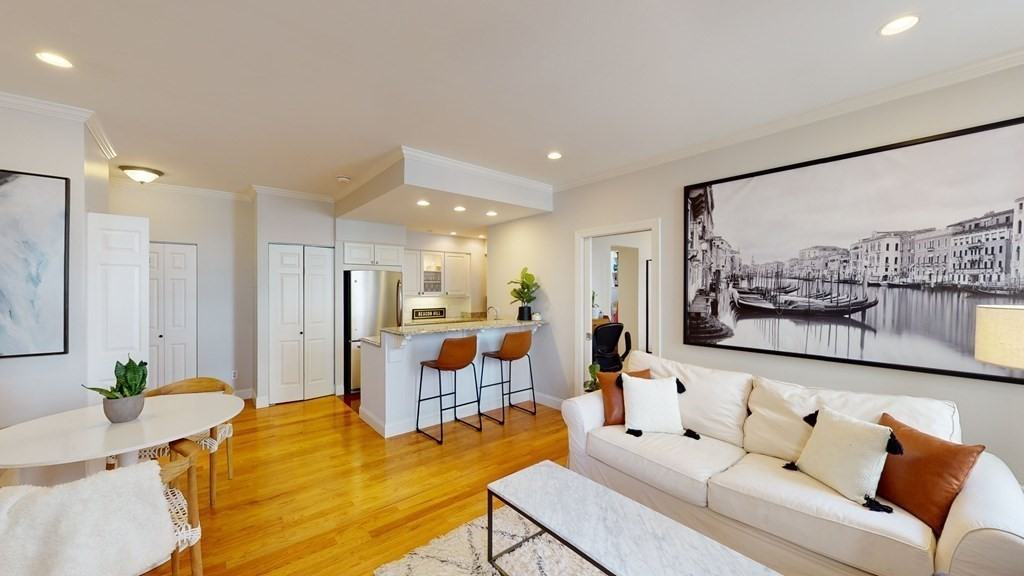 27 Bowdoin St #1B - Photo 2 of 16