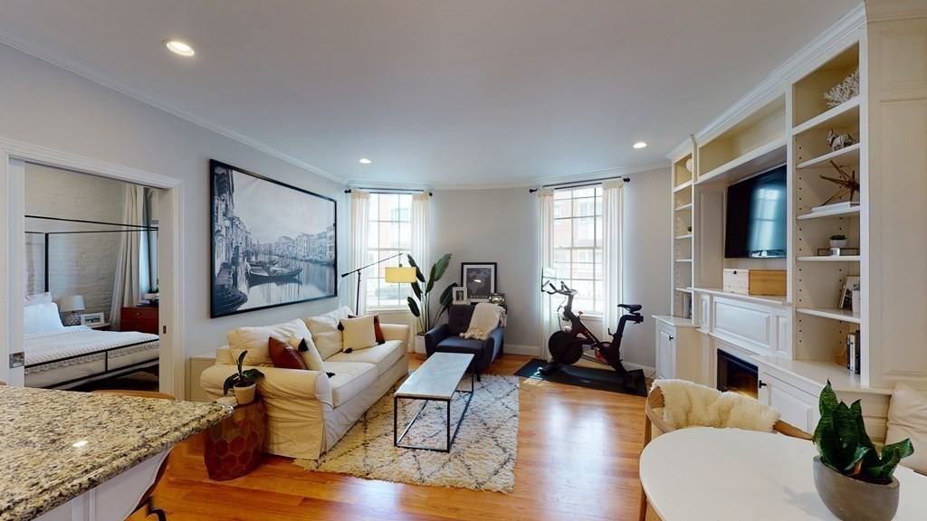 27 Bowdoin St #1B - Photo 5 of 16