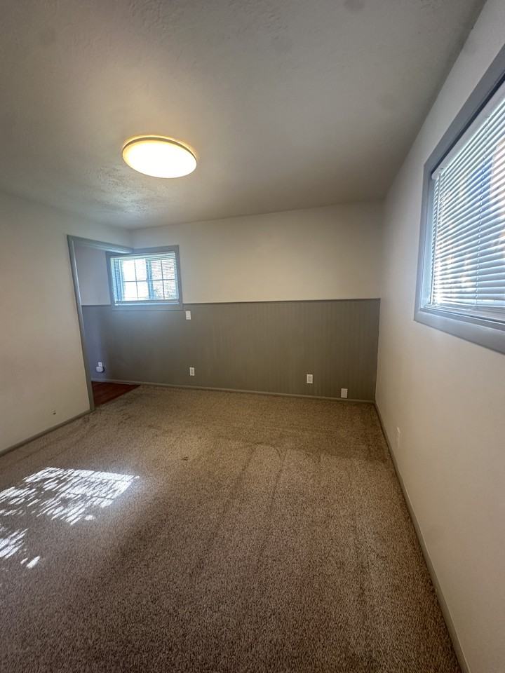 246 S 2nd E #1 - Photo 7 of 17