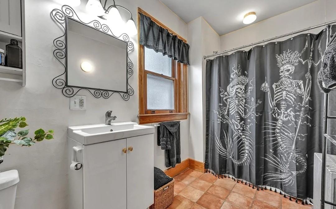 753 E Main St #2 - Photo 6 of 11