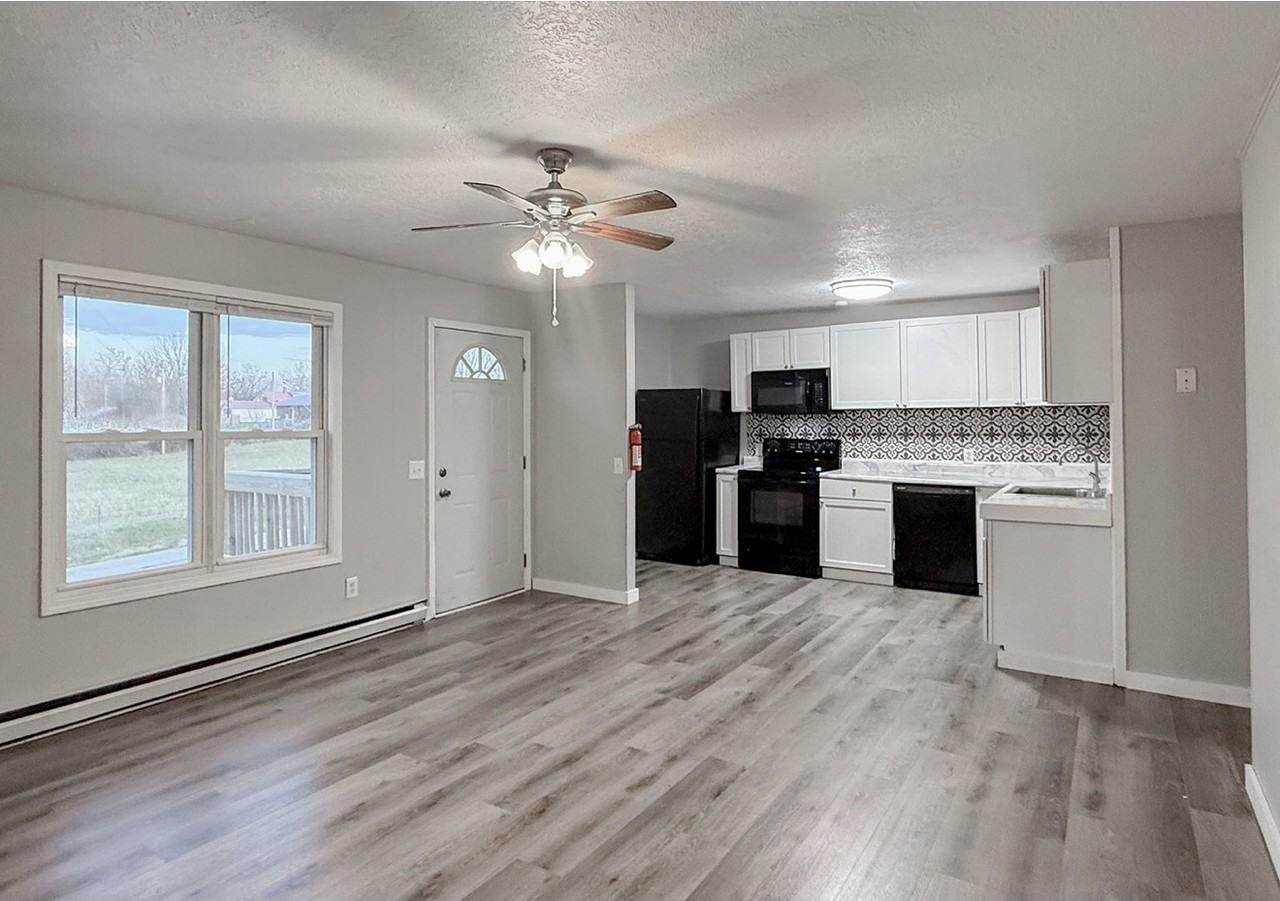 25515 Nugget Dr #2 - Photo 3 of 8