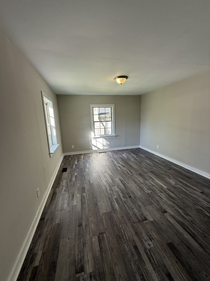 923 Woodward Rd #1 - Photo 2 of 8