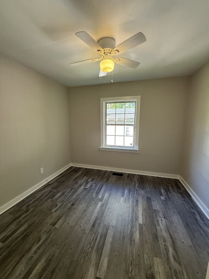 923 Woodward Rd #1 - Photo 5 of 8