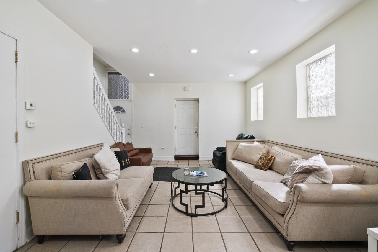 2135 Carey Way #2135 - Photo 4 of 25