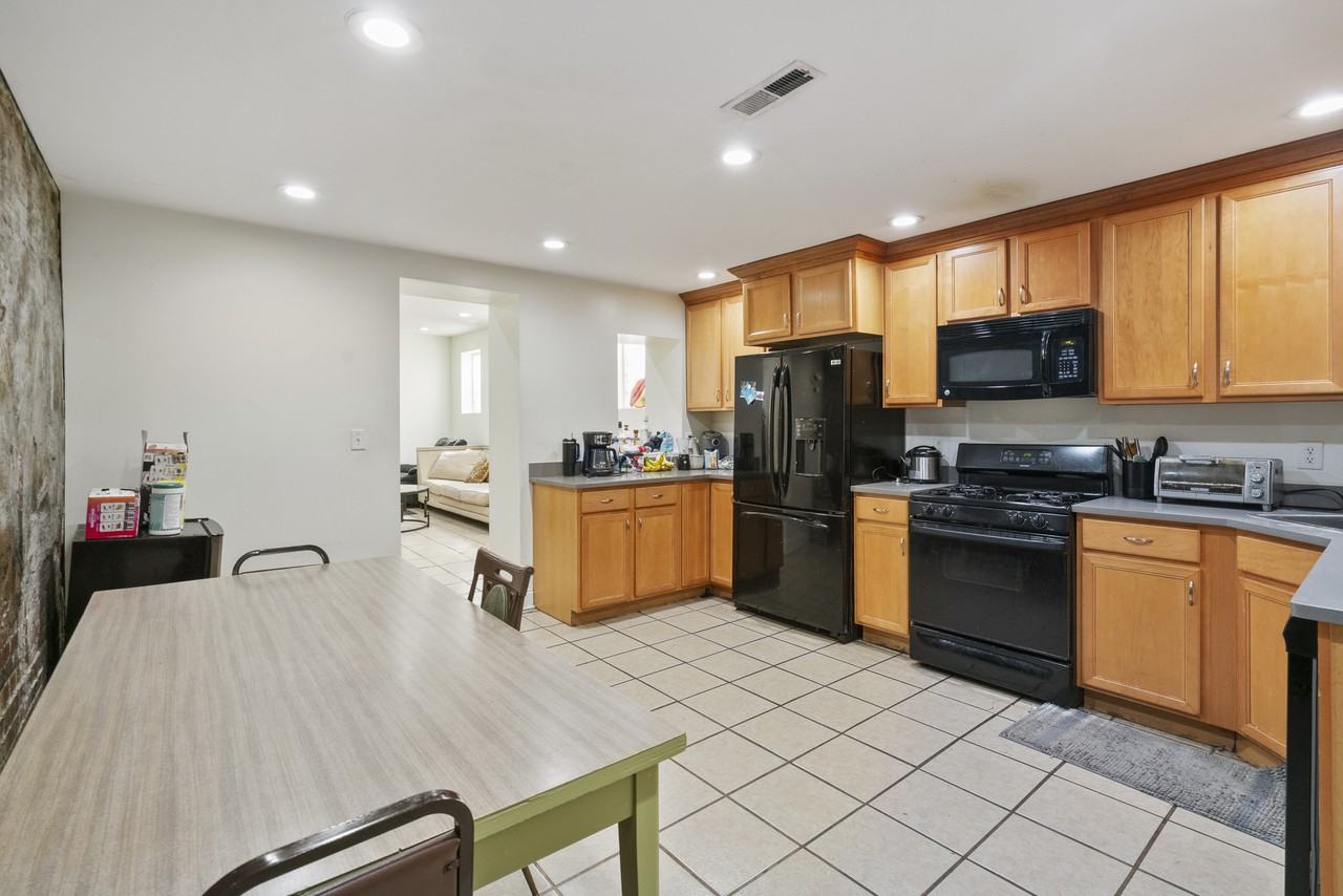 2135 Carey Way #2135 - Photo 5 of 25