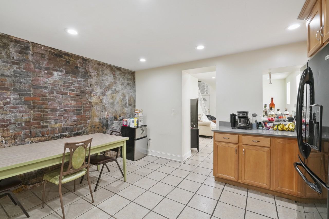 2135 Carey Way #2135 - Photo 6 of 25