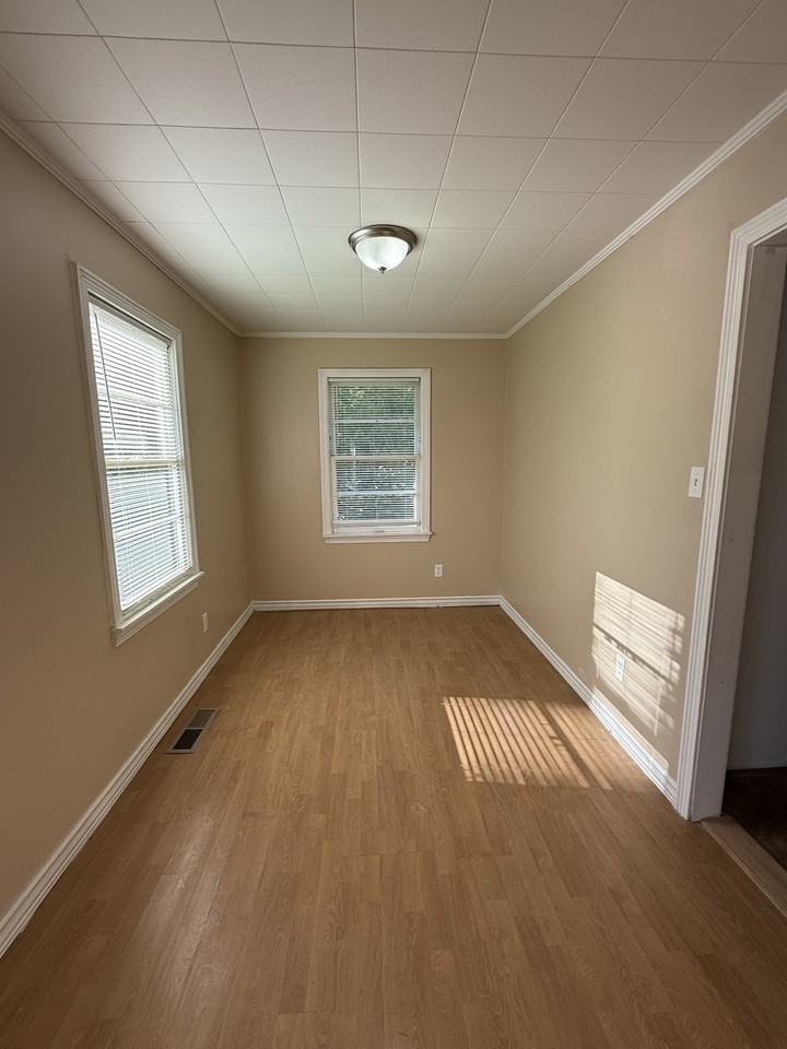 2320 5th St Nw #1 - Photo 3 of 9