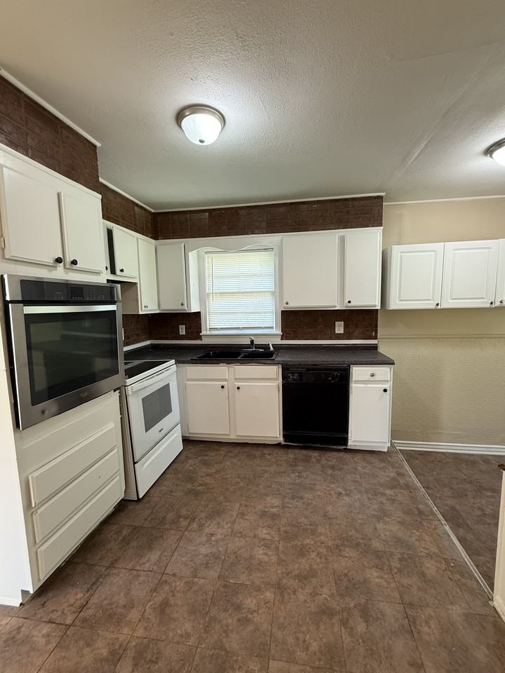 2320 5th St Nw #1 - Photo 5 of 9