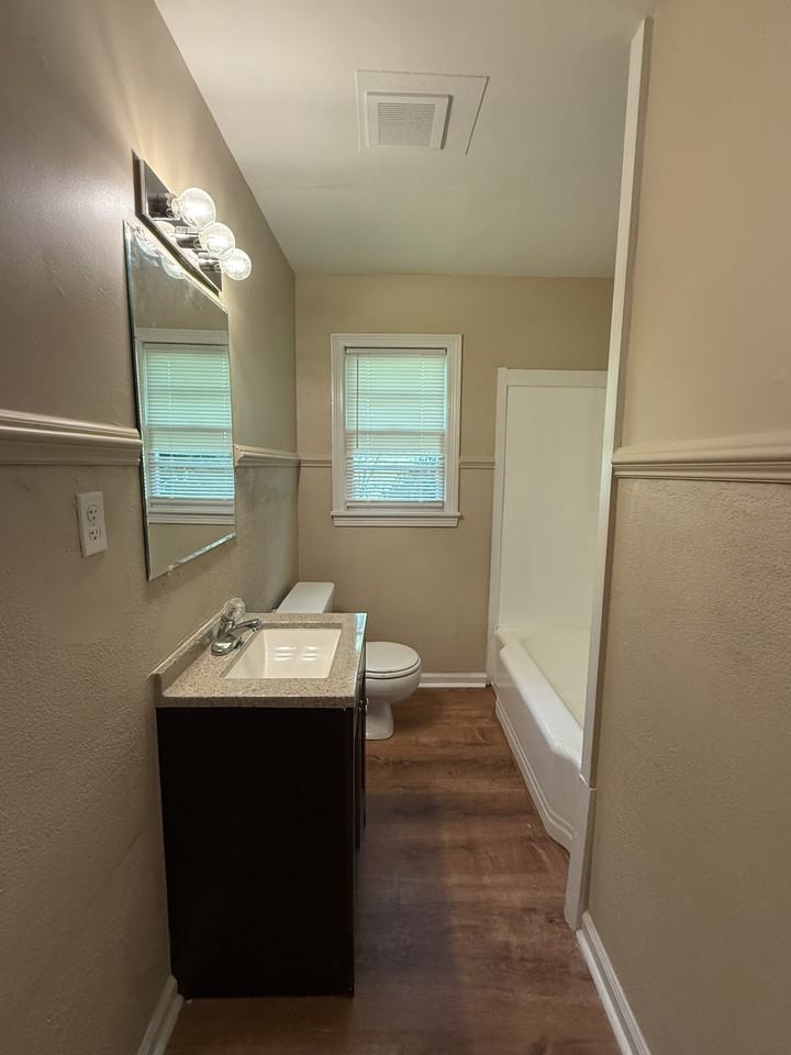 2320 5th St Nw #1 - Photo 7 of 9