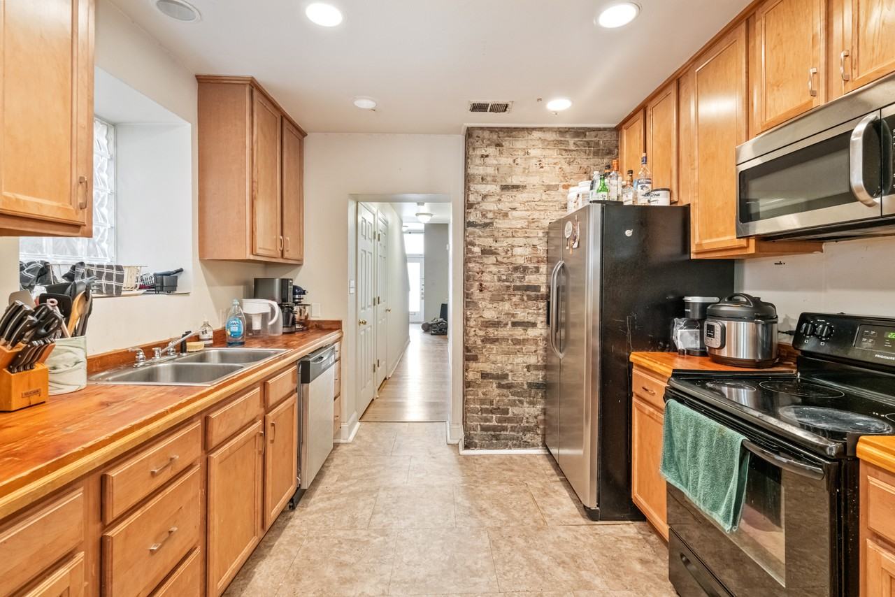 2128 2128 East Carson StreetUnit B #B - Photo 3 of 26