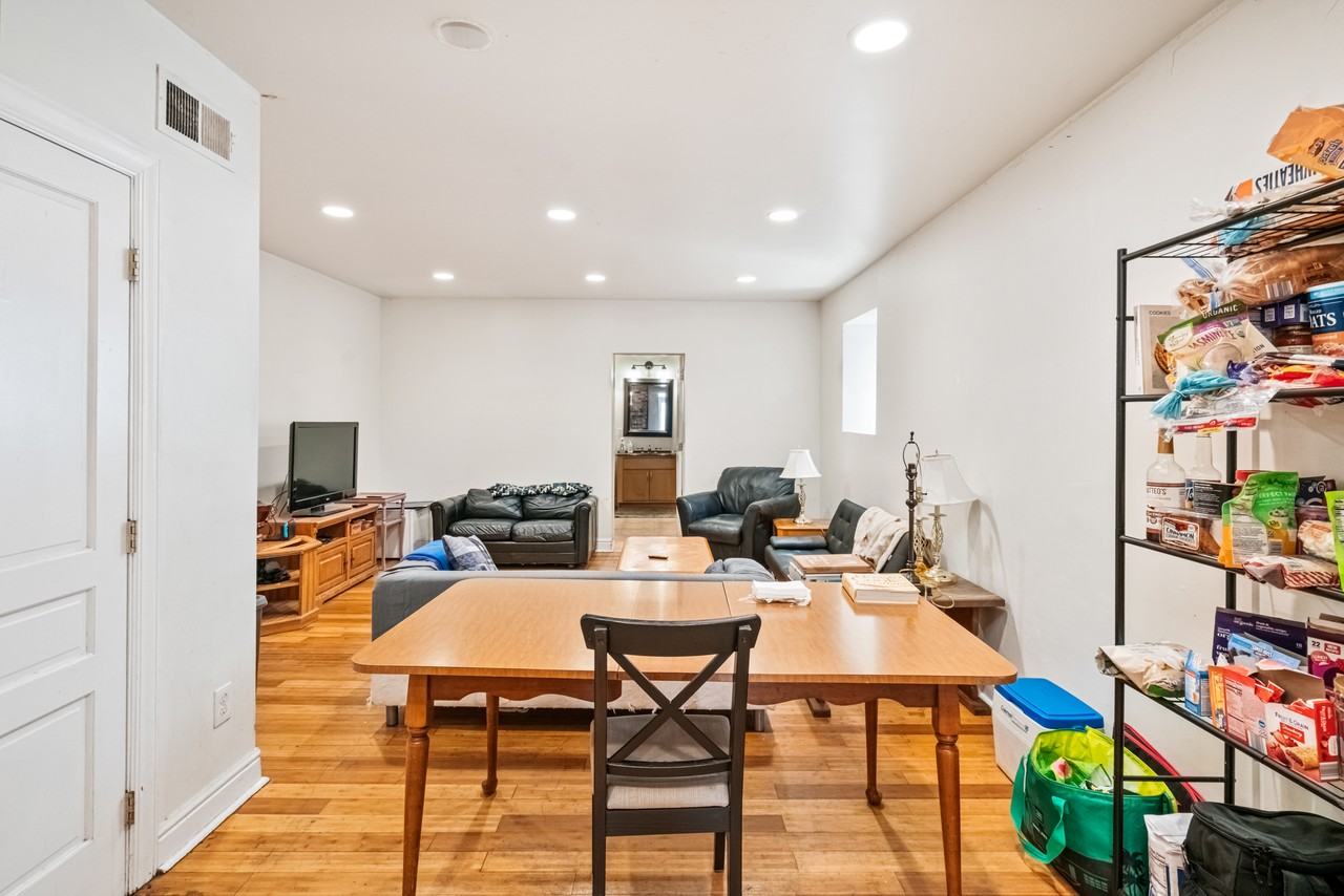 2128 2128 East Carson StreetUnit B #B - Photo 4 of 26