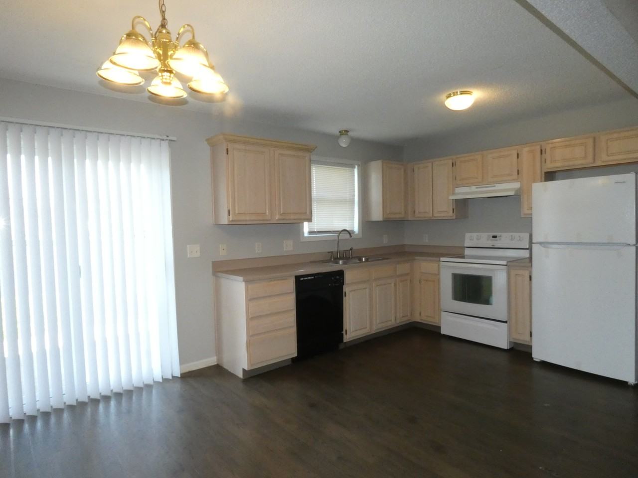 10632 N Locust Ct - Photo 5 of 16