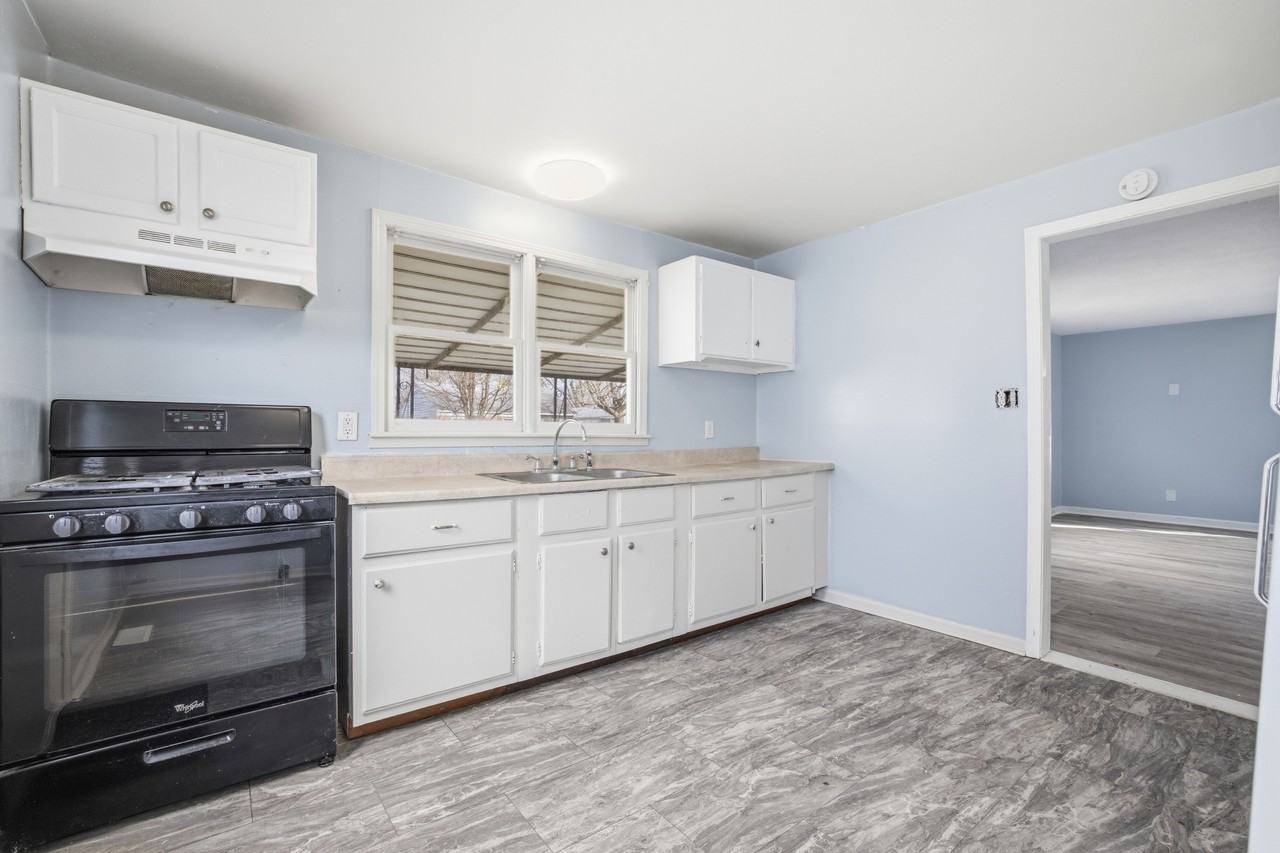 2719 Dewey St #1 - Photo 2 of 19