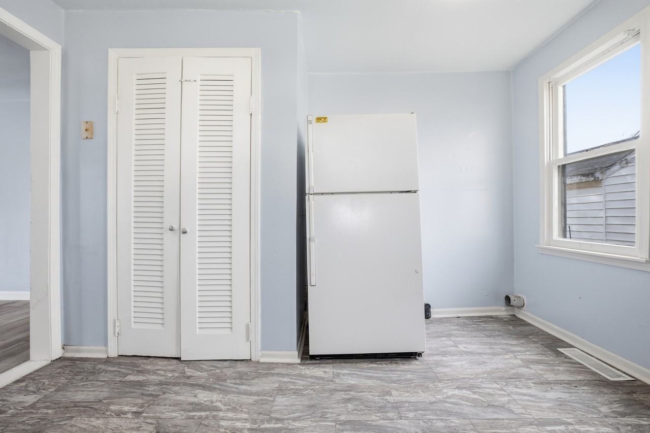 2719 Dewey St #1 - Photo 4 of 19