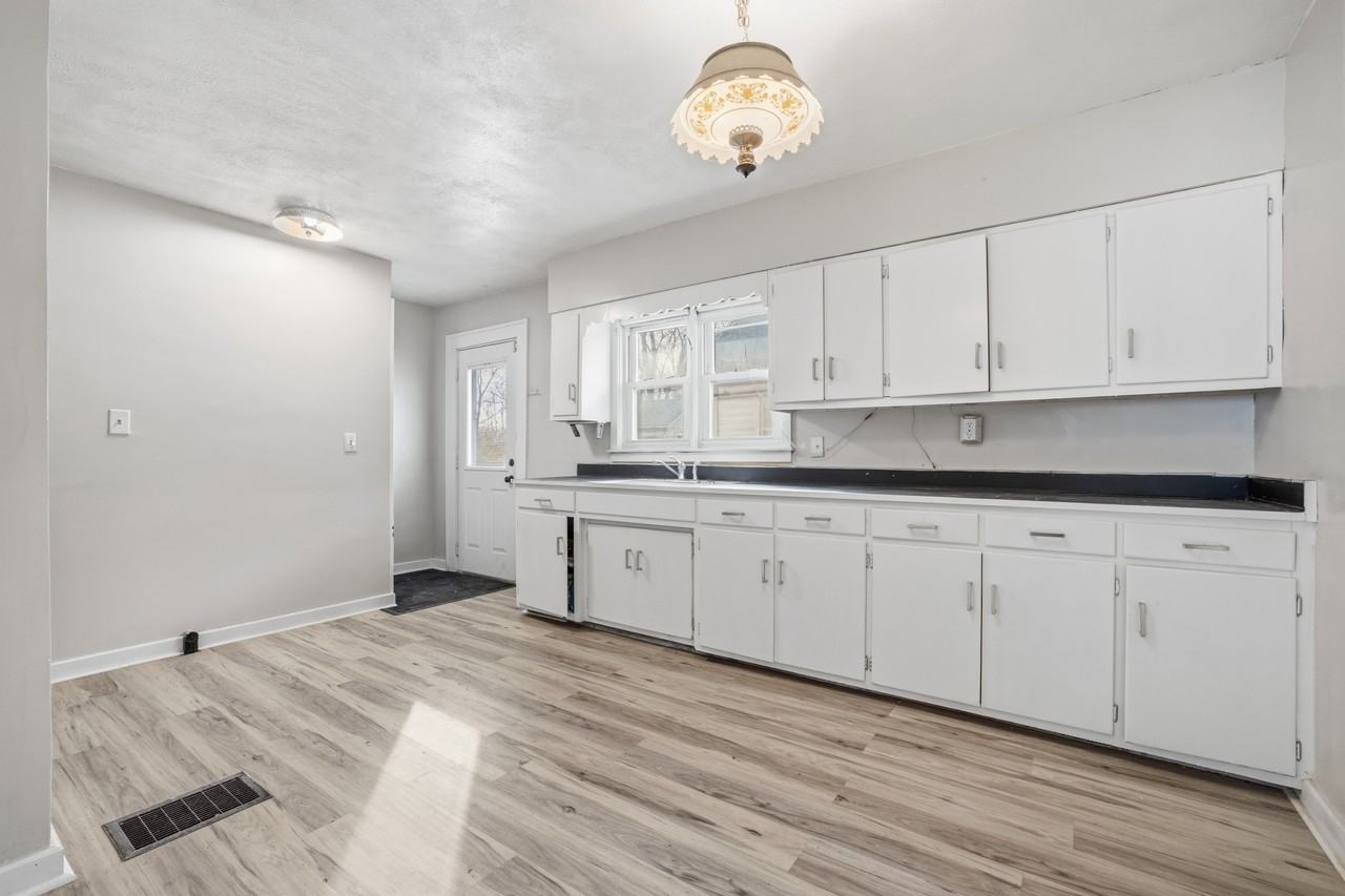 1843 Ohio Ave #1 - Photo 3 of 26