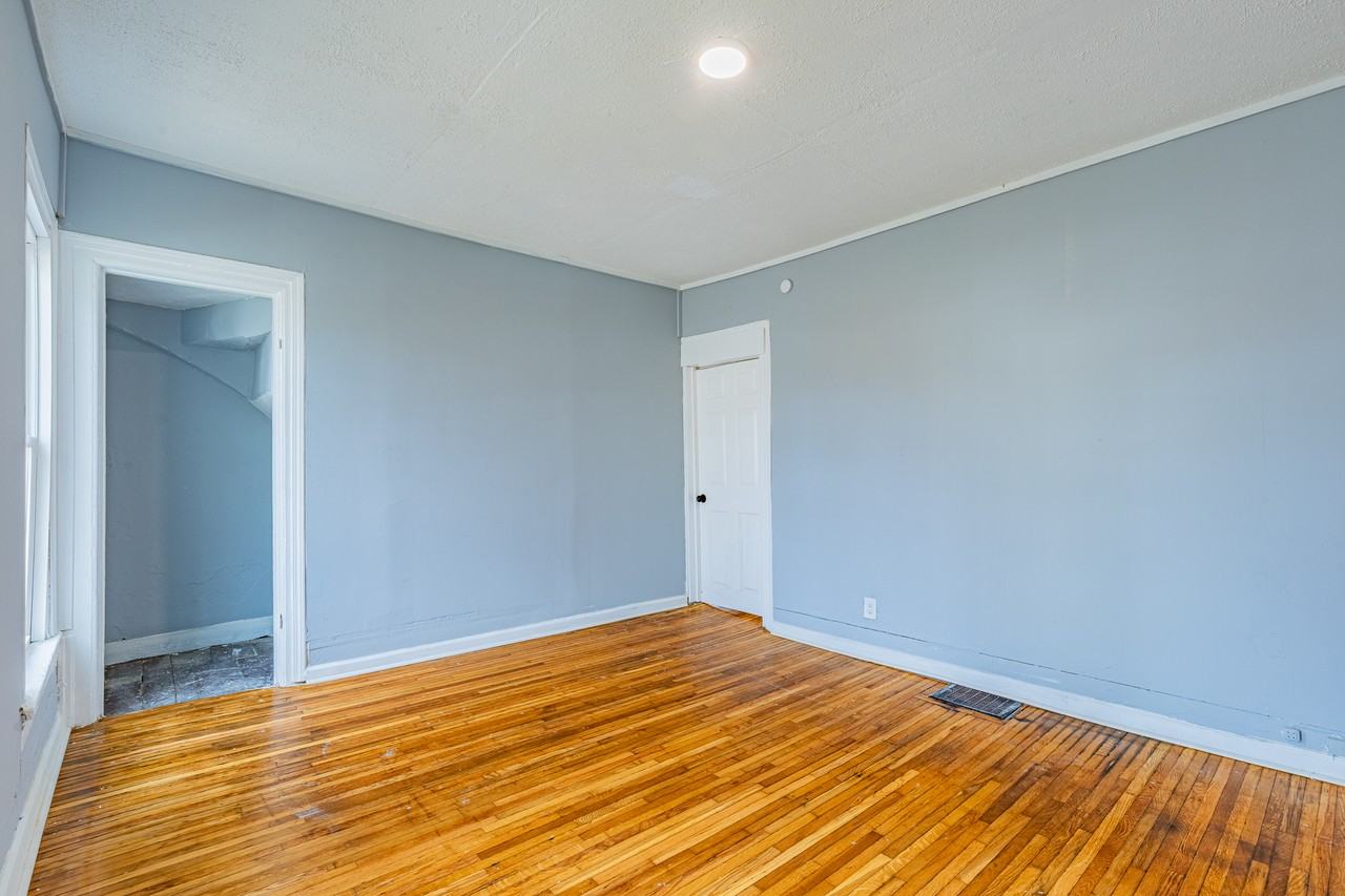 383 Champlain St - Photo 2 of 40