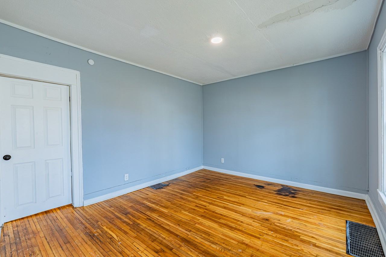 383 Champlain St - Photo 3 of 40