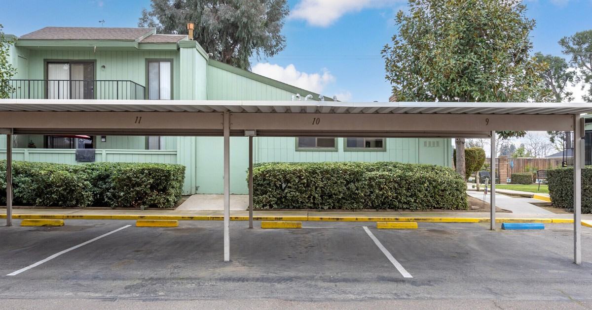 3670 McCall Ave. - 3 Bedrooms 2 Bath - Photo 6 of 8