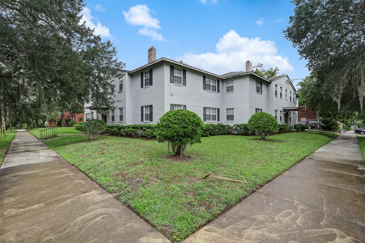 2358 Herschel StreetUnit 4 #4 - Photo 3 of 22