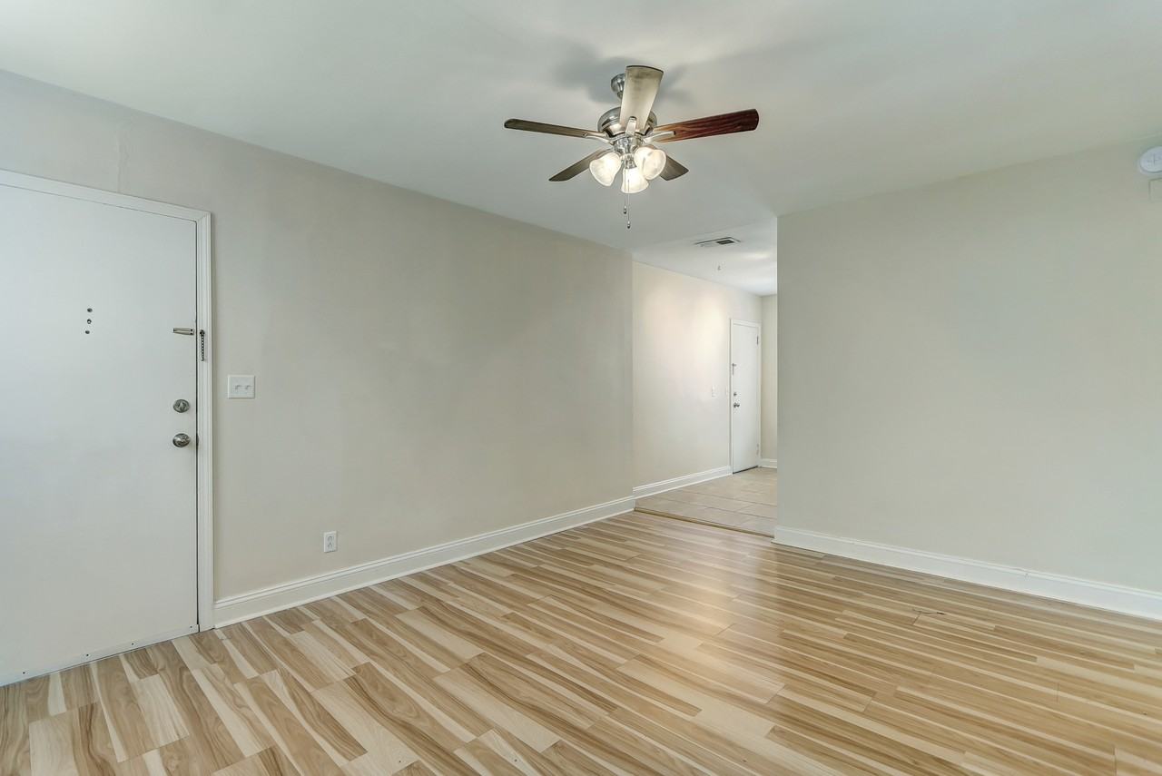 2358 Herschel StreetUnit 4 #4 - Photo 5 of 22