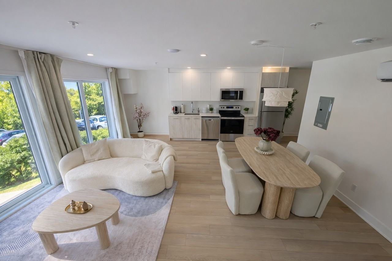 6255 Av Somerled - Photo 2 of 10