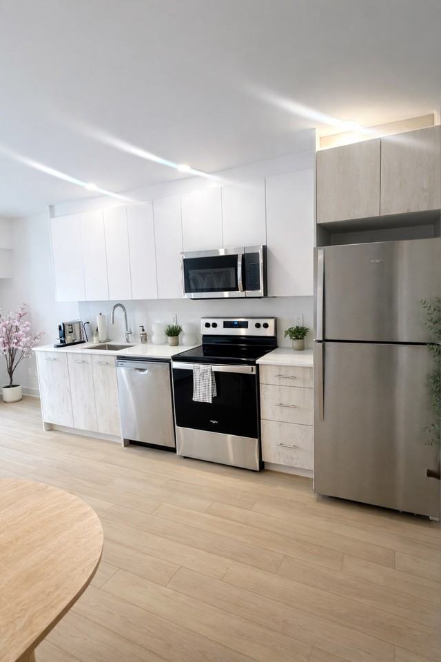 6255 Av Somerled - Photo 7 of 10