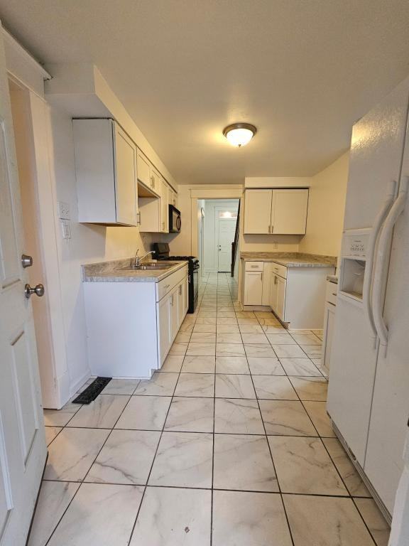 640 Pine St - Photo 3 of 12