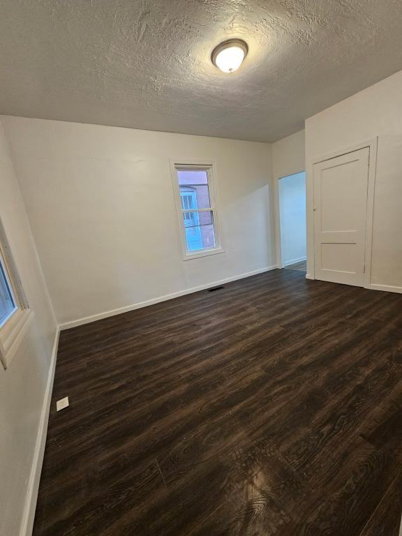 640 Pine St - Photo 6 of 12