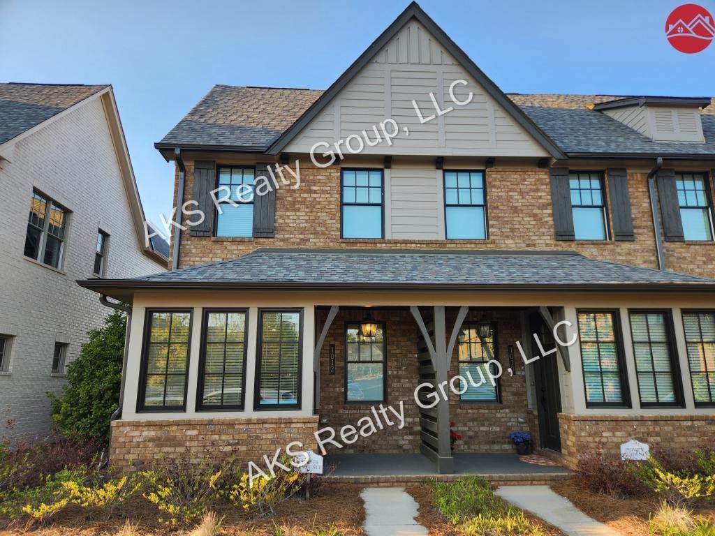 1012 Windsor Dr - Photo 2 of 16