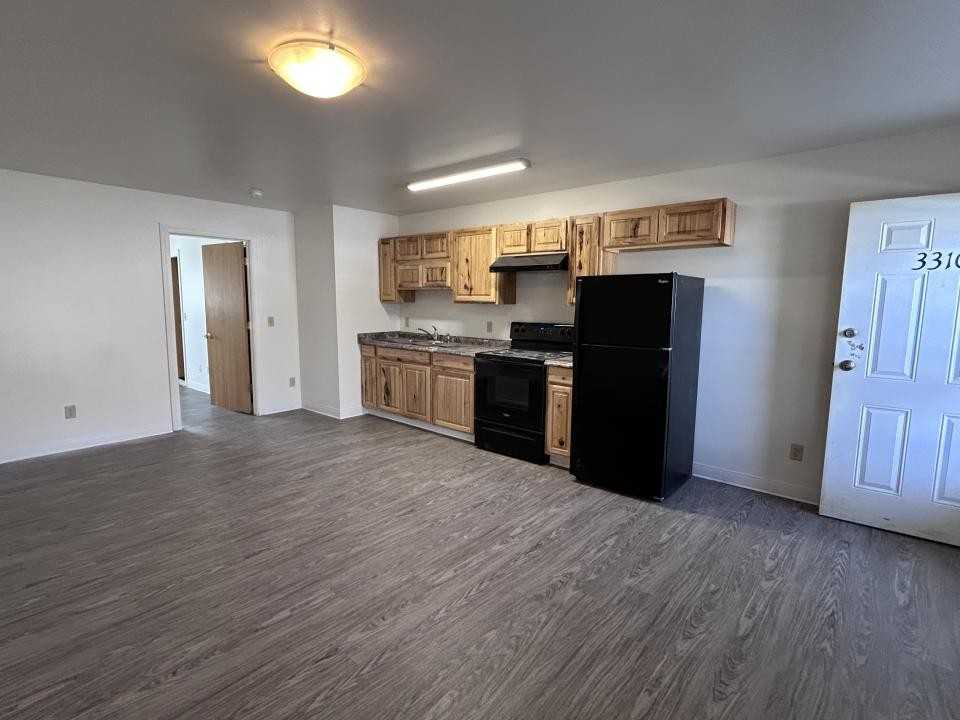 3310 3rd Ave N - Photo 3 of 8