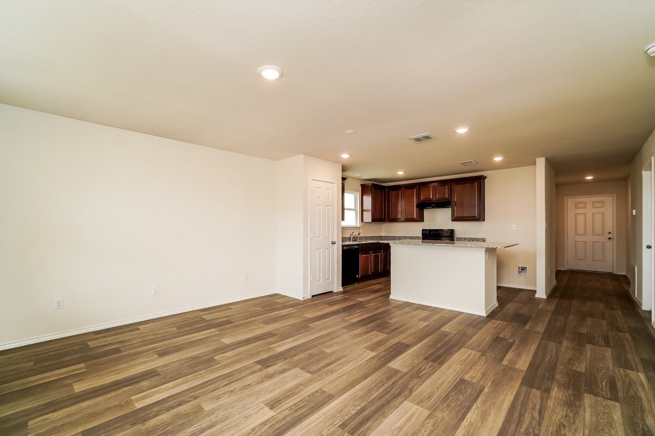 819 Retama Pass - Photo 5 of 17