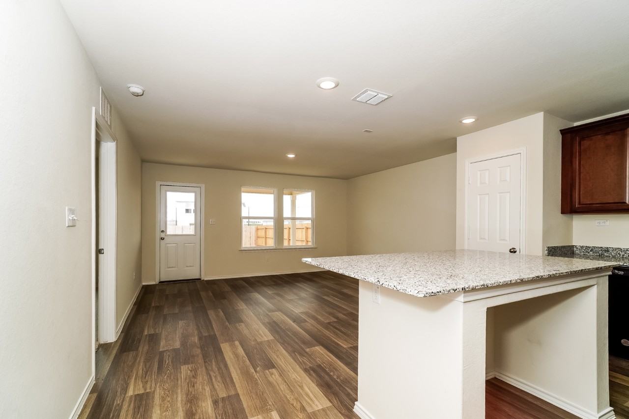 819 Retama Pass - Photo 7 of 17