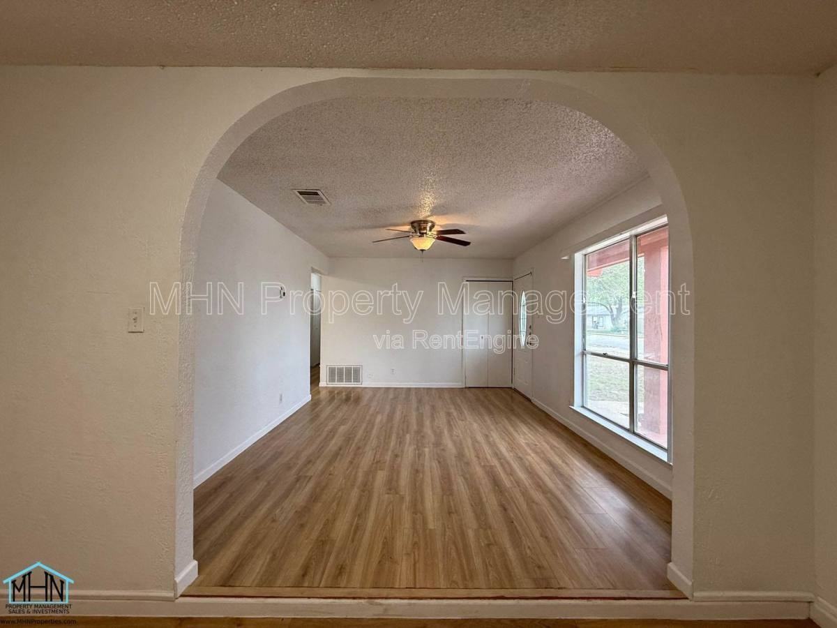 9607 Gold Hl - Photo 3 of 7