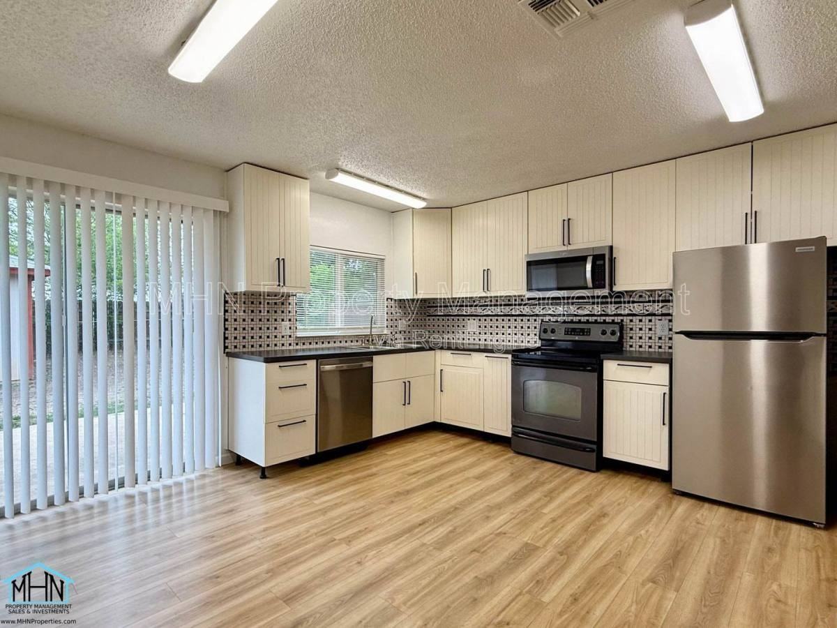 9607 Gold Hl - Photo 5 of 7