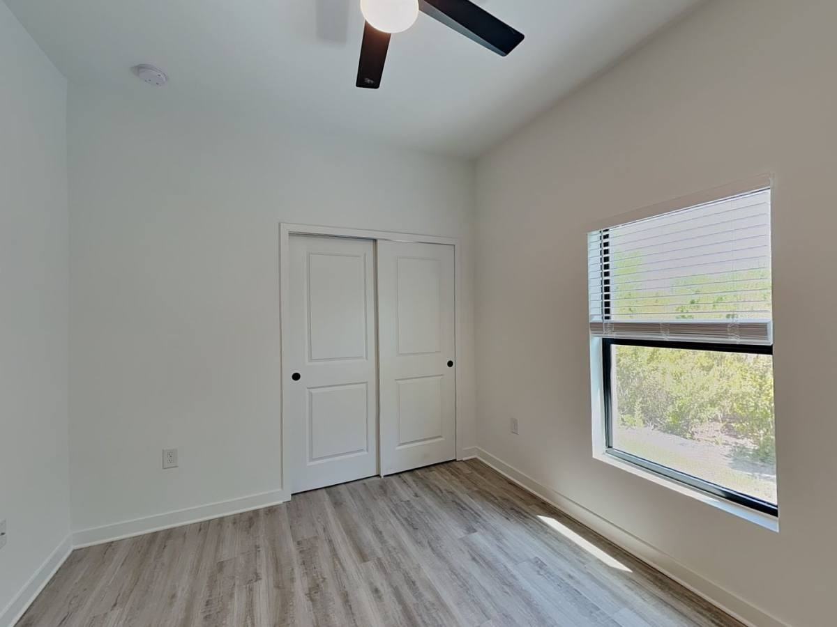 1127 Highlands Rd - Photo 3 of 10