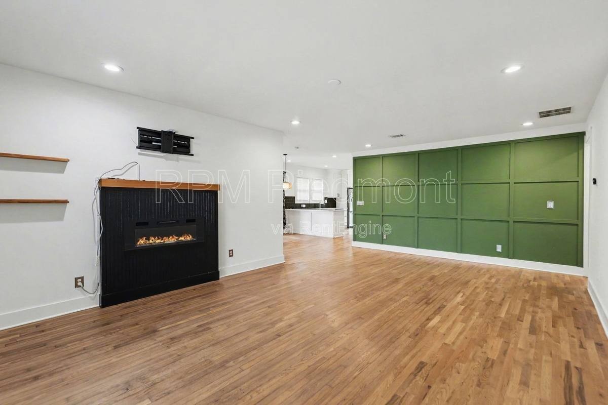 1326 Boulevard Lorraine Sw - Photo 2 of 10