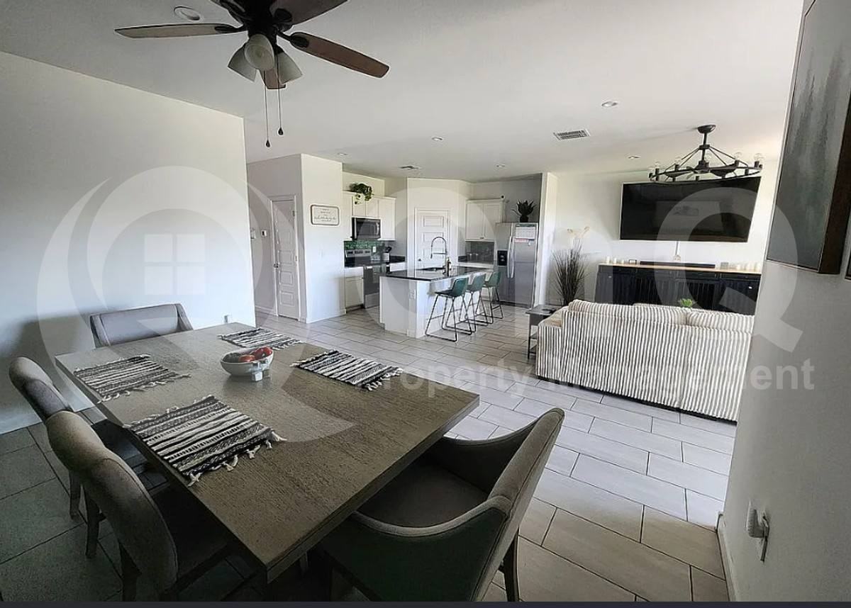 10334 S Desert View Dr - Photo 2 of 10
