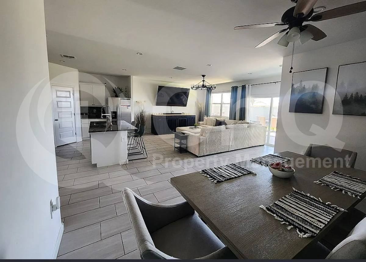 10334 S Desert View Dr - Photo 3 of 10