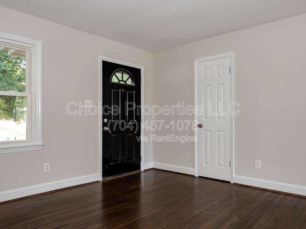 6827 Woodstream Dr - Photo 3 of 10