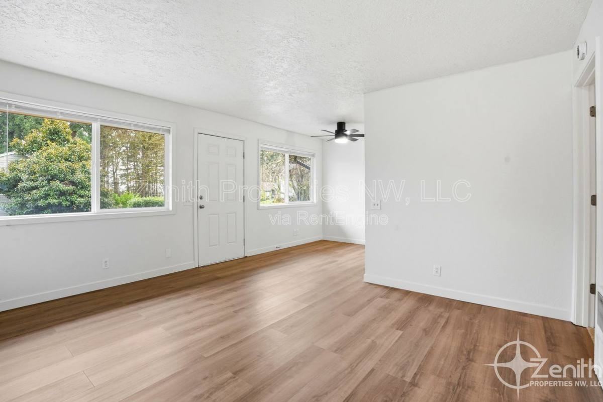 1222 Nw Couch St - Photo 2 of 10
