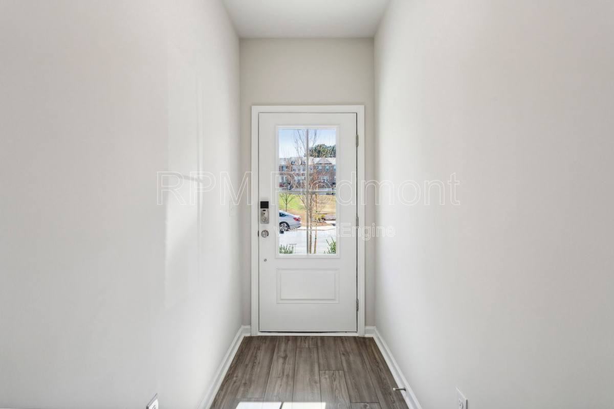 1604 Halbrook Place SW - Photo 3 of 10